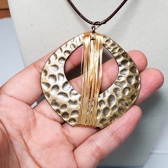 Round Thin Hammered Brass Copper Wire Wrapped Large Pendant 26" Unsigned - Picture 3 of 6